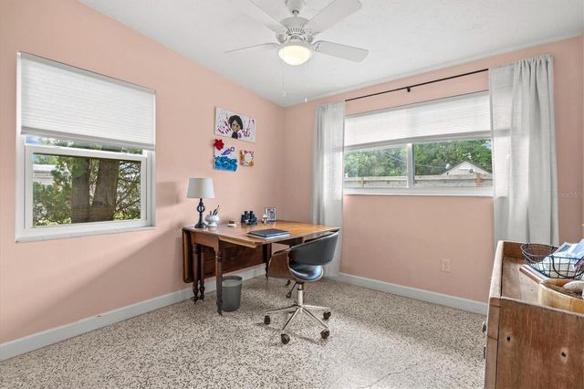 2504 N RADCLIFFE PLACE, Bradenton, FL 34207