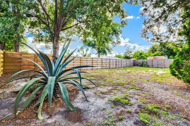 2504 N RADCLIFFE PLACE, Bradenton, FL 34207
