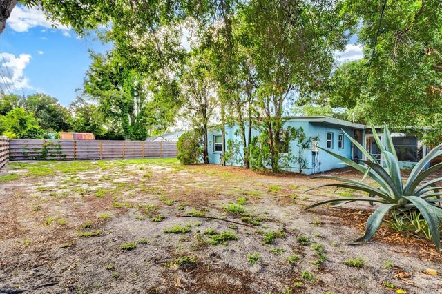 2504 N RADCLIFFE PLACE, Bradenton, FL 34207