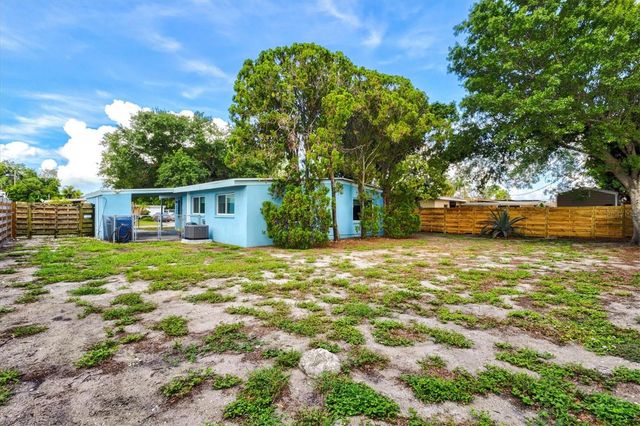 2504 N RADCLIFFE PLACE, Bradenton, FL 34207