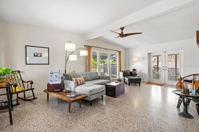 2504 N RADCLIFFE PLACE, Bradenton, FL 34207