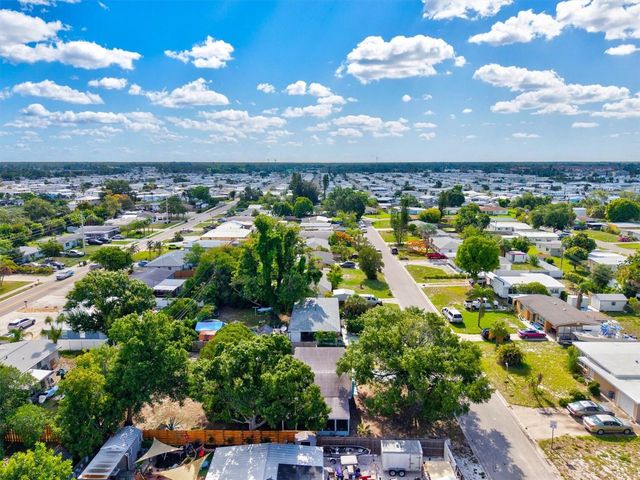 2504 N RADCLIFFE PLACE, Bradenton, FL 34207