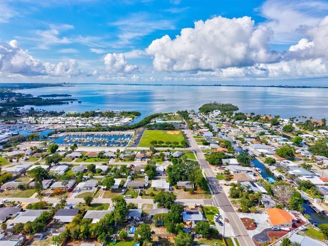 2504 N RADCLIFFE PLACE, Bradenton, FL 34207