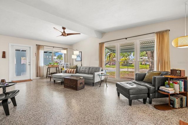 2504 N RADCLIFFE PLACE, Bradenton, FL 34207