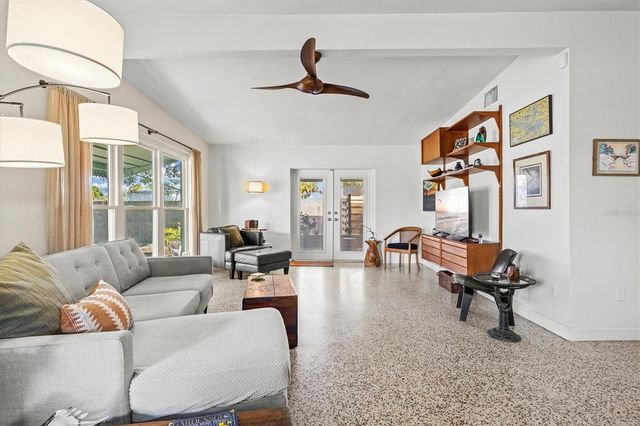 2504 N RADCLIFFE PLACE, Bradenton, FL 34207