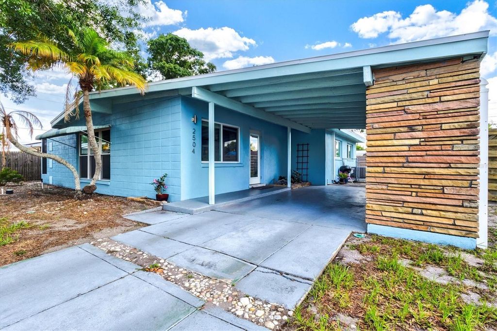 2504 N RADCLIFFE PLACE, Bradenton, FL 34207