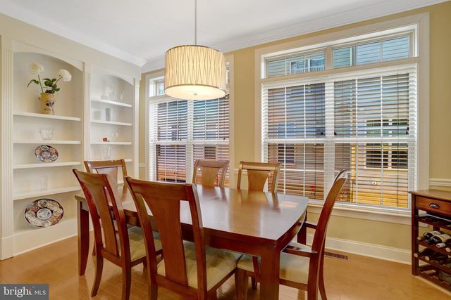 432A N THOMAS ST, Arlington, VA 22203