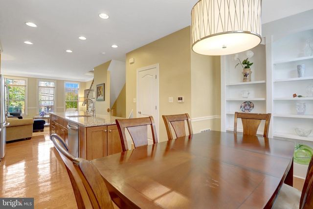 432A N THOMAS ST, Arlington, VA 22203