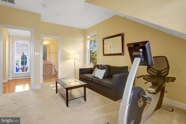 432A N THOMAS ST, Arlington, VA 22203