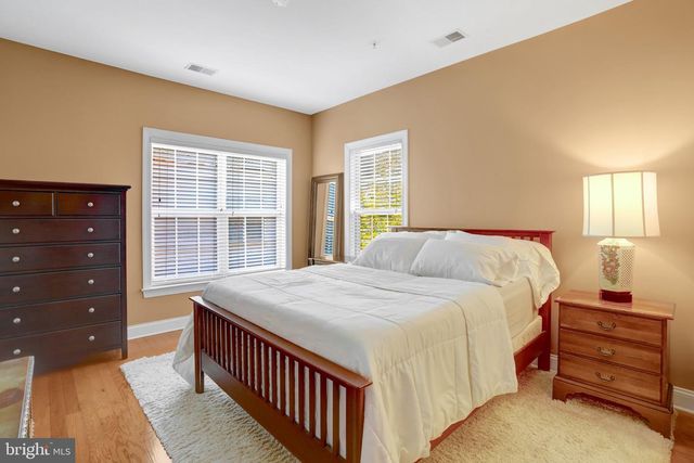 432A N THOMAS ST, Arlington, VA 22203