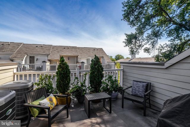 432A N THOMAS ST, Arlington, VA 22203
