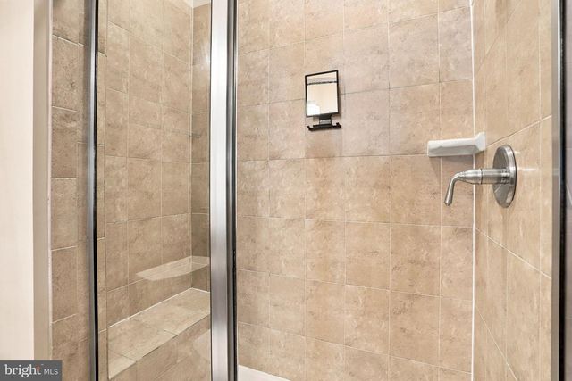 432A N THOMAS ST, Arlington, VA 22203