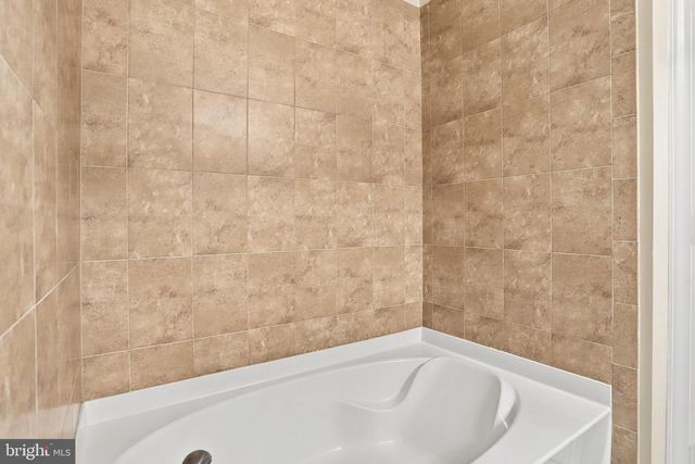 432A N THOMAS ST, Arlington, VA 22203