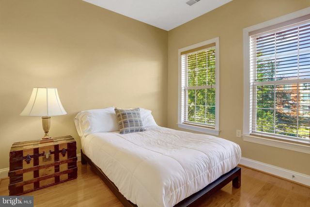 432A N THOMAS ST, Arlington, VA 22203