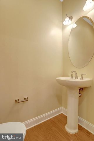432A N THOMAS ST, Arlington, VA 22203