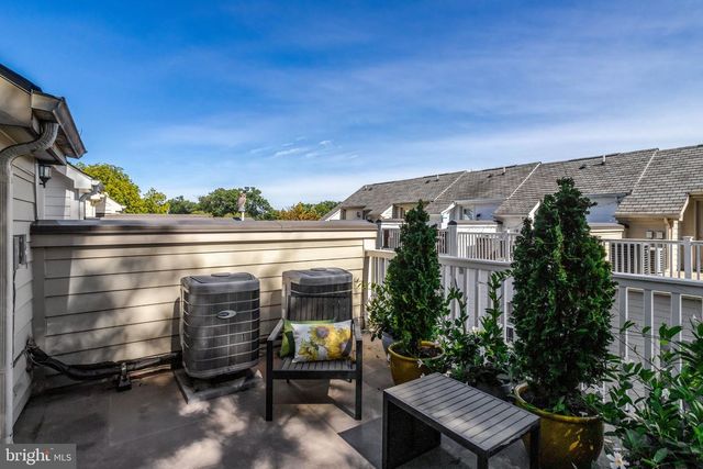 432A N THOMAS ST, Arlington, VA 22203