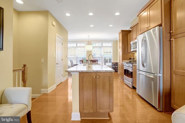 432A N THOMAS ST, Arlington, VA 22203