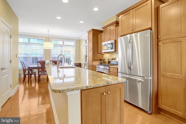 432A N THOMAS ST, Arlington, VA 22203