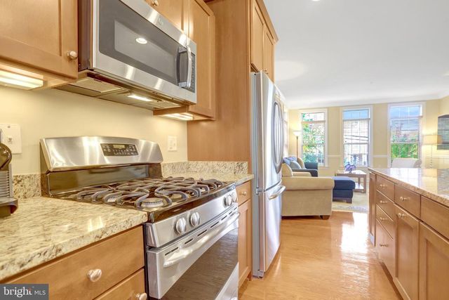 432A N THOMAS ST, Arlington, VA 22203
