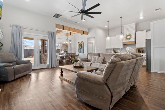 1122 16th Street, Shallowater, TX 79363