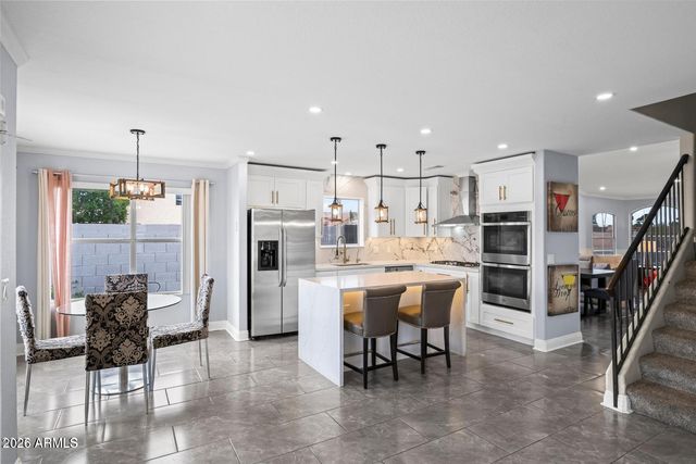 9818 W PONTIAC Drive, Peoria, AZ 85382