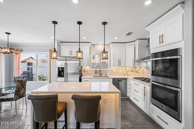 9818 W PONTIAC Drive, Peoria, AZ 85382