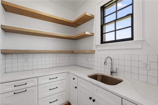 3037 Scarlet Tanager Drive, Winston-salem, NC 27106