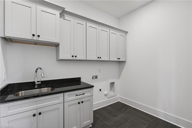 3037 Scarlet Tanager Drive, Winston-salem, NC 27106