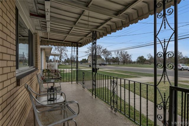 380 Two Mile Creek Road, Tonawanda, NY 14150