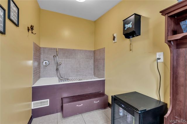 380 Two Mile Creek Road, Tonawanda, NY 14150