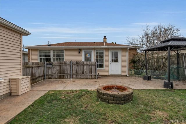 380 Two Mile Creek Road, Tonawanda, NY 14150