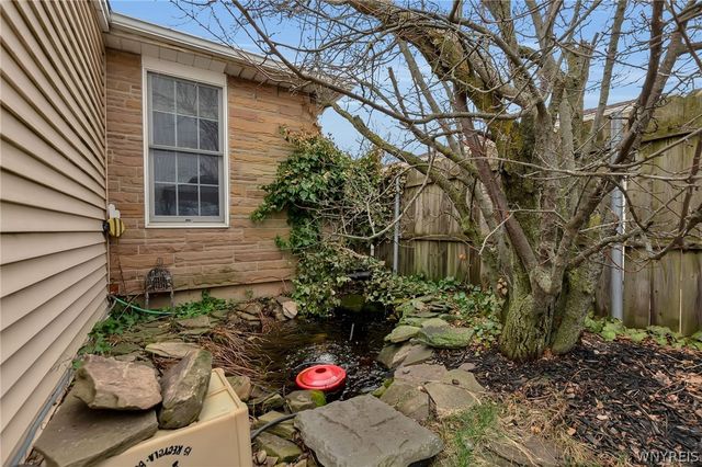 380 Two Mile Creek Road, Tonawanda, NY 14150