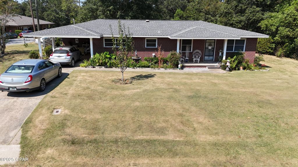 703 S Weeks Street, Bonifay, FL 32425