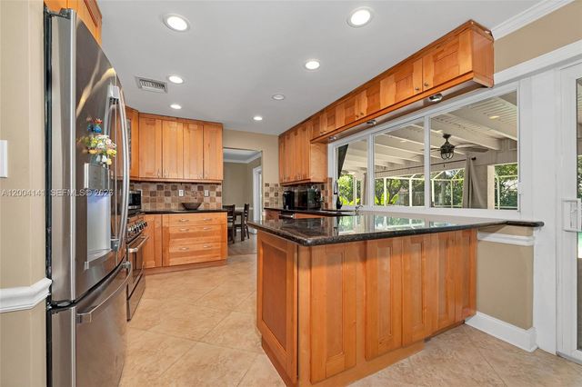 8480 SW 180th St, Palmetto Bay, FL 33157