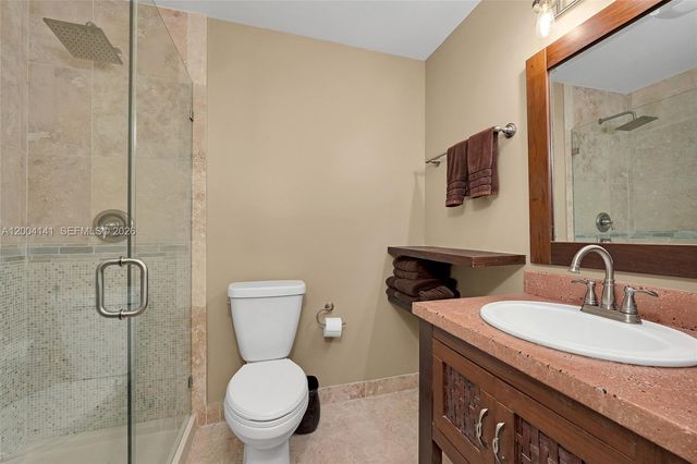 8480 SW 180th St, Palmetto Bay, FL 33157