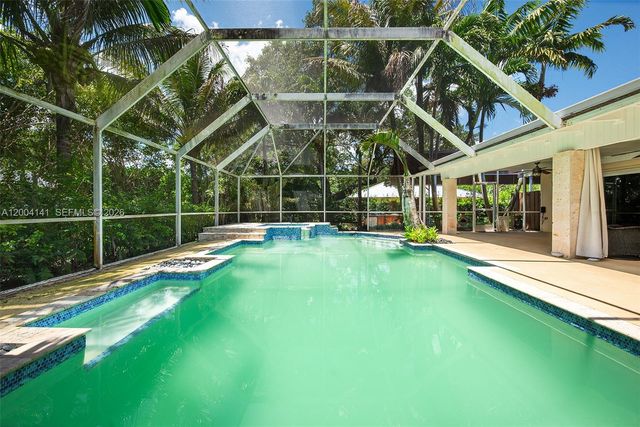 8480 SW 180th St, Palmetto Bay, FL 33157