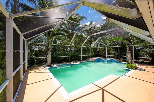 8480 SW 180th St, Palmetto Bay, FL 33157