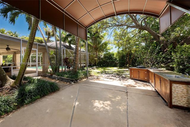 8480 SW 180th St, Palmetto Bay, FL 33157