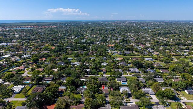 8480 SW 180th St, Palmetto Bay, FL 33157