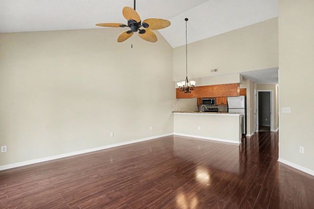 655 Woodmoor Dr Unit 302, Murrells Inlet, SC 29576