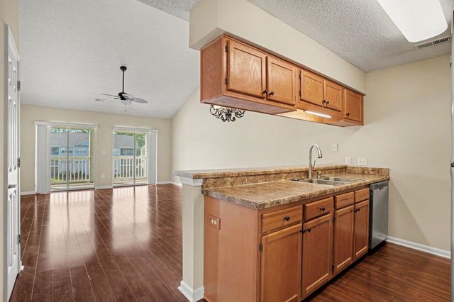 655 Woodmoor Dr Unit 302, Murrells Inlet, SC 29576