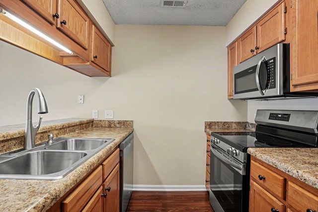 655 Woodmoor Dr Unit 302, Murrells Inlet, SC 29576
