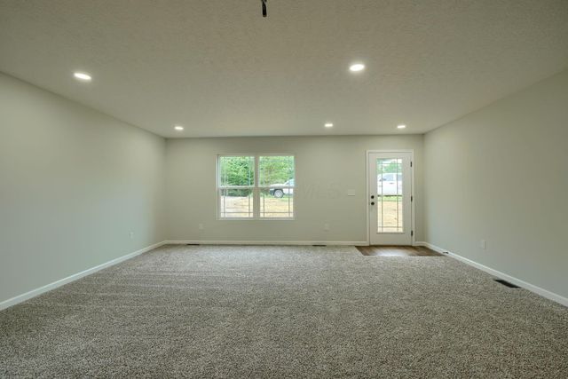 353 Elm Street, New Straitsville, OH 43766