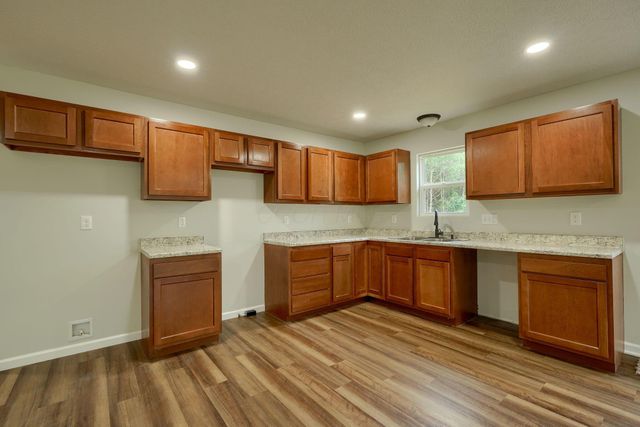 353 Elm Street, New Straitsville, OH 43766