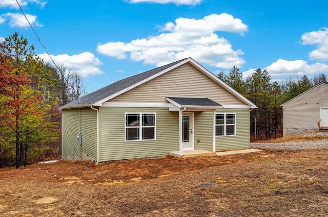 353 Elm Street, New Straitsville, OH 43766