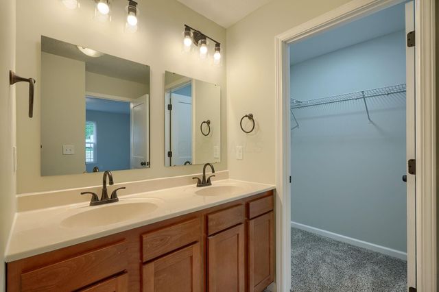 353 Elm Street, New Straitsville, OH 43766