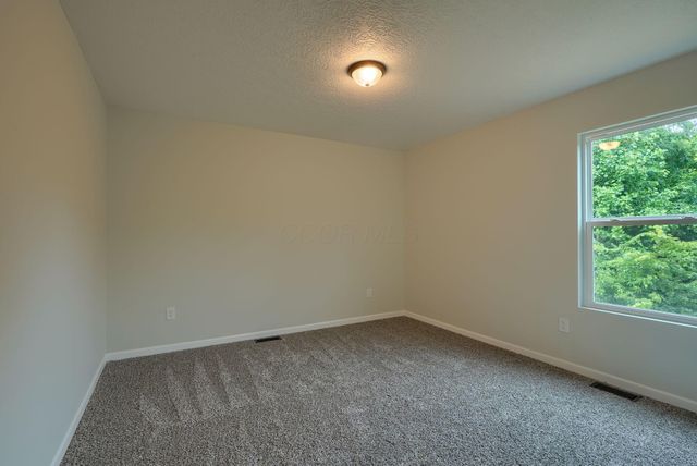 353 Elm Street, New Straitsville, OH 43766