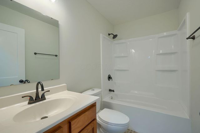 353 Elm Street, New Straitsville, OH 43766