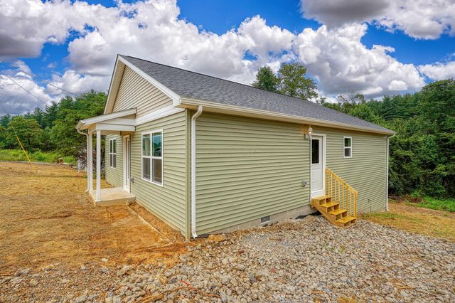 353 Elm Street, New Straitsville, OH 43766