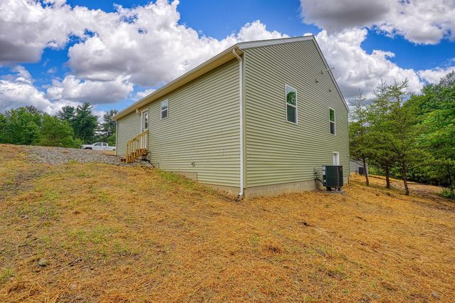 353 Elm Street, New Straitsville, OH 43766